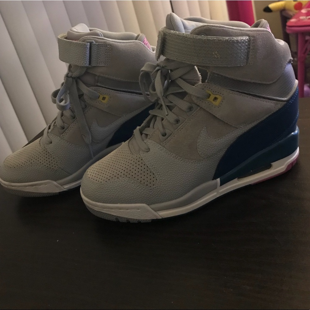Nike wedge sneakers Size 8